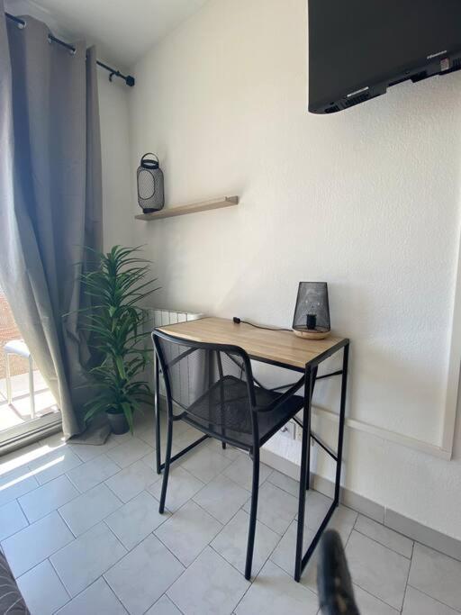 Studio Clim Parking Dhuoda Nimes Exterior foto